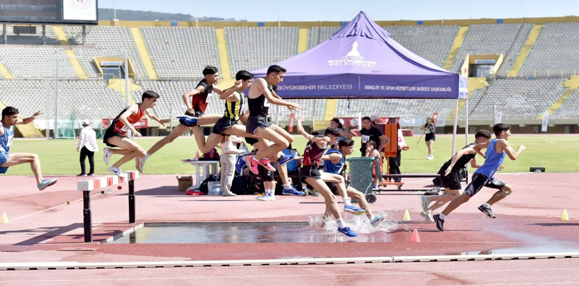 Edip Akarsu U16 ve U18 Türkiye Şampiyonası'nda ikinci gün sona erdi.
