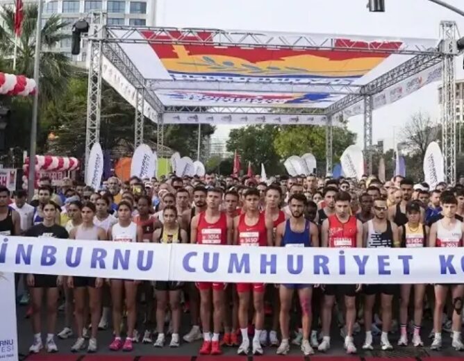 16. Zeytinburnu Cumhuriyet Koşusu’nda Cumhuriyet Coşkusu ve Rekor Katılım