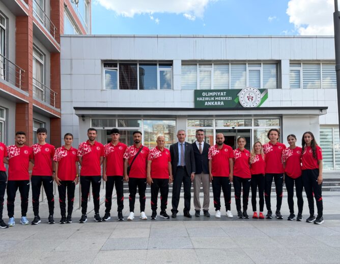 Başkan Karadağ, Dağ Koşuları Katılacak Milli Takımımız İle Bir Araya Geldi