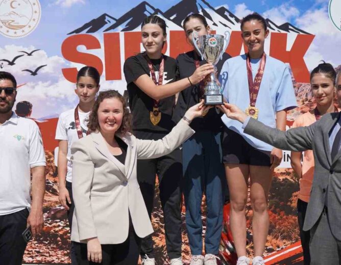ŞIRNAK DAĞ KOŞUSU TÜRKİYE ŞAMPİYONASI YAPILDI